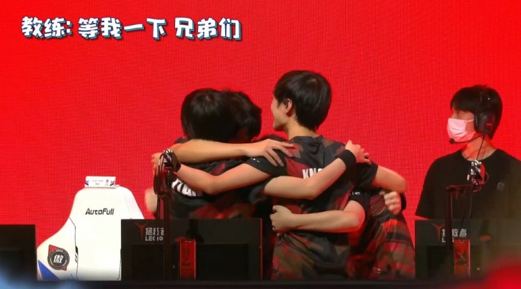 校的足球技 校的足球技